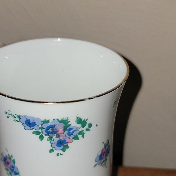 ROYAL VICTORIA PEDESTAL WHITE WITH BLUE FLORAL FINE BONE CHINA TEA CUP - Picture 7 of 10